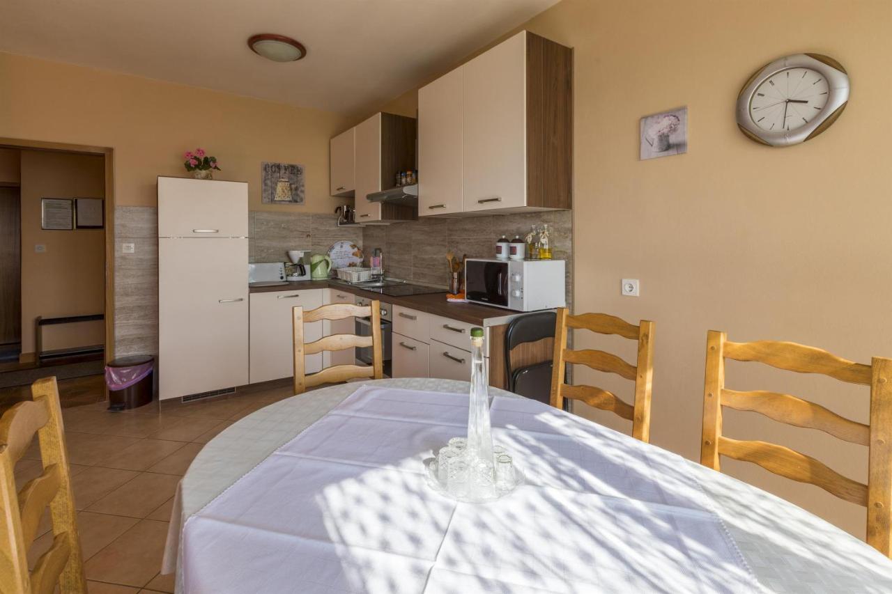 Apartments Dragica Dramalj Luaran gambar